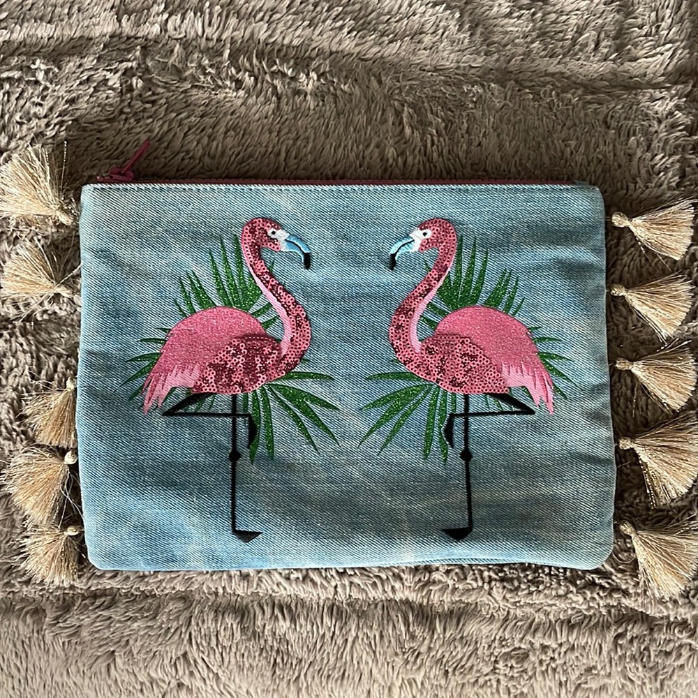 CLUTCH BAG // BRAND- EXPRESS // NEVER WORN NWOT